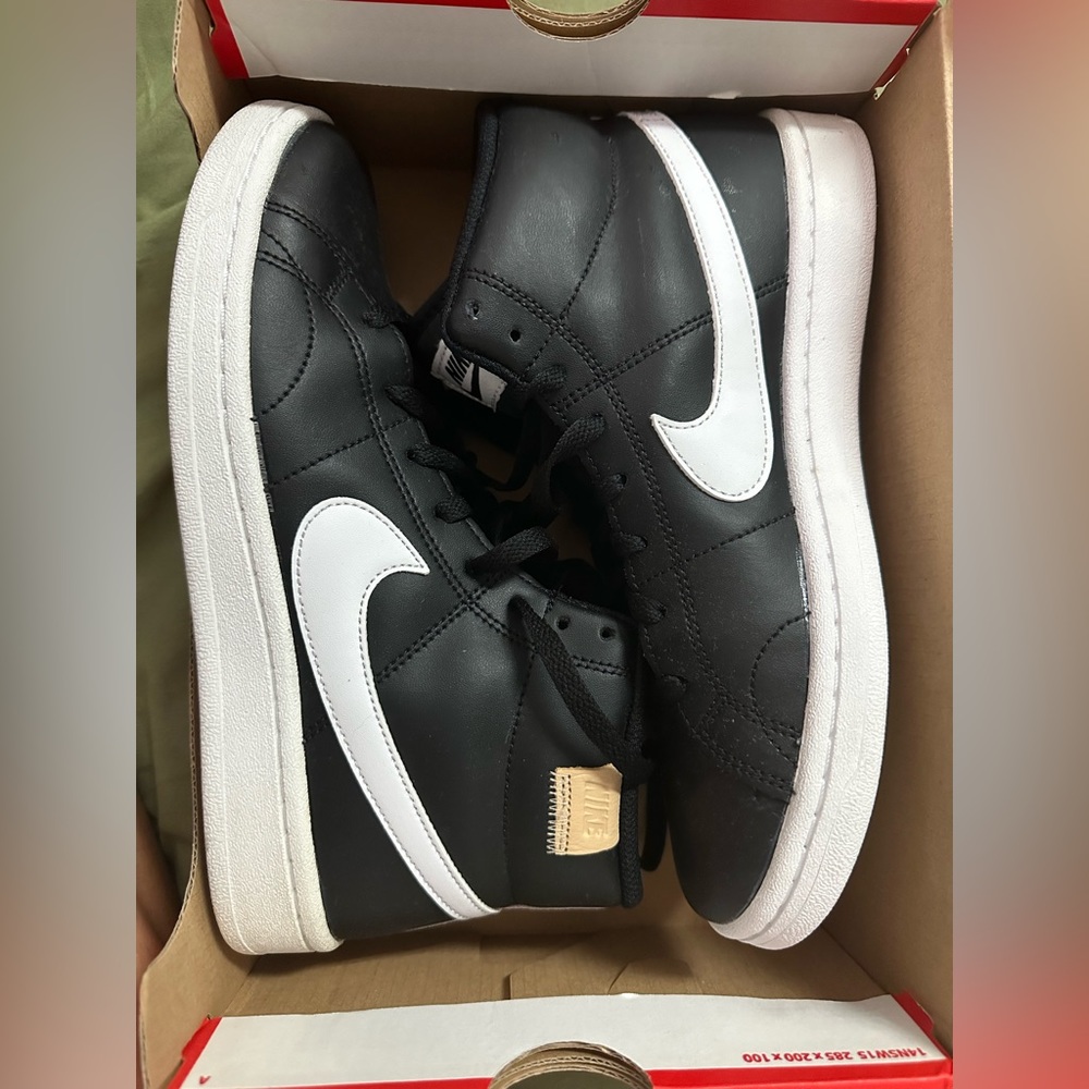 NIKE COURT ROYALE 2 MID WOMENS 7.5
